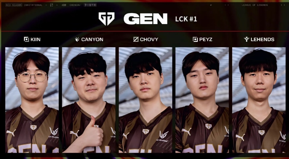 以租借形式 以租借形式