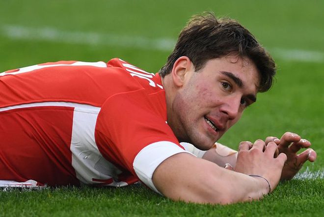 受采访时提 受采访时提