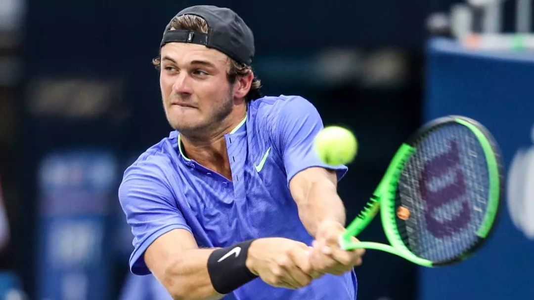 一名具备全 一名具备全